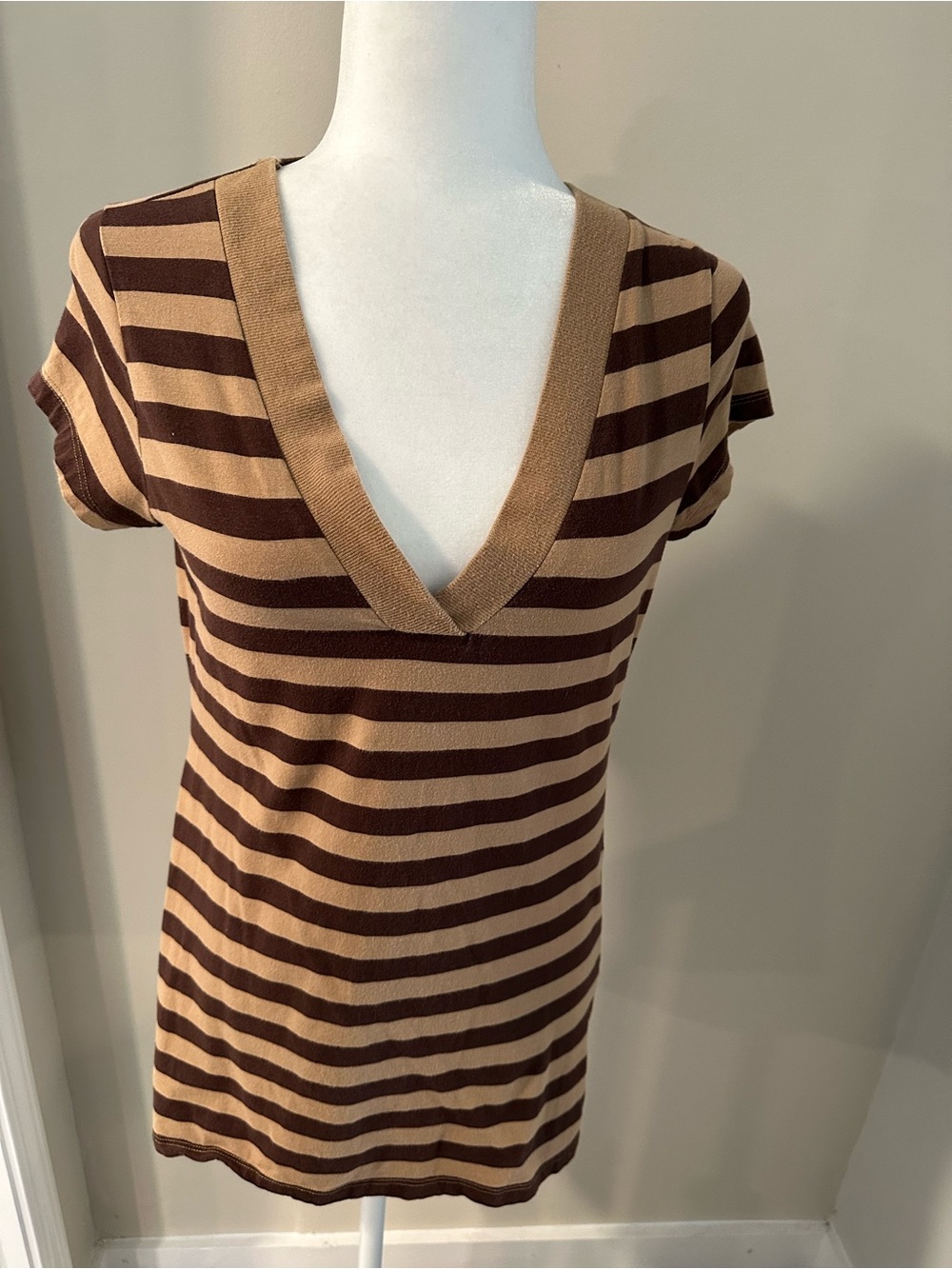 Willi Smith Brown and Tan Striped V-Neck Short Sleeve Top